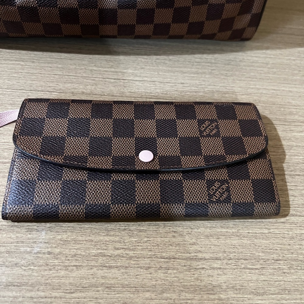 Louis Vuitton Emilie wallet